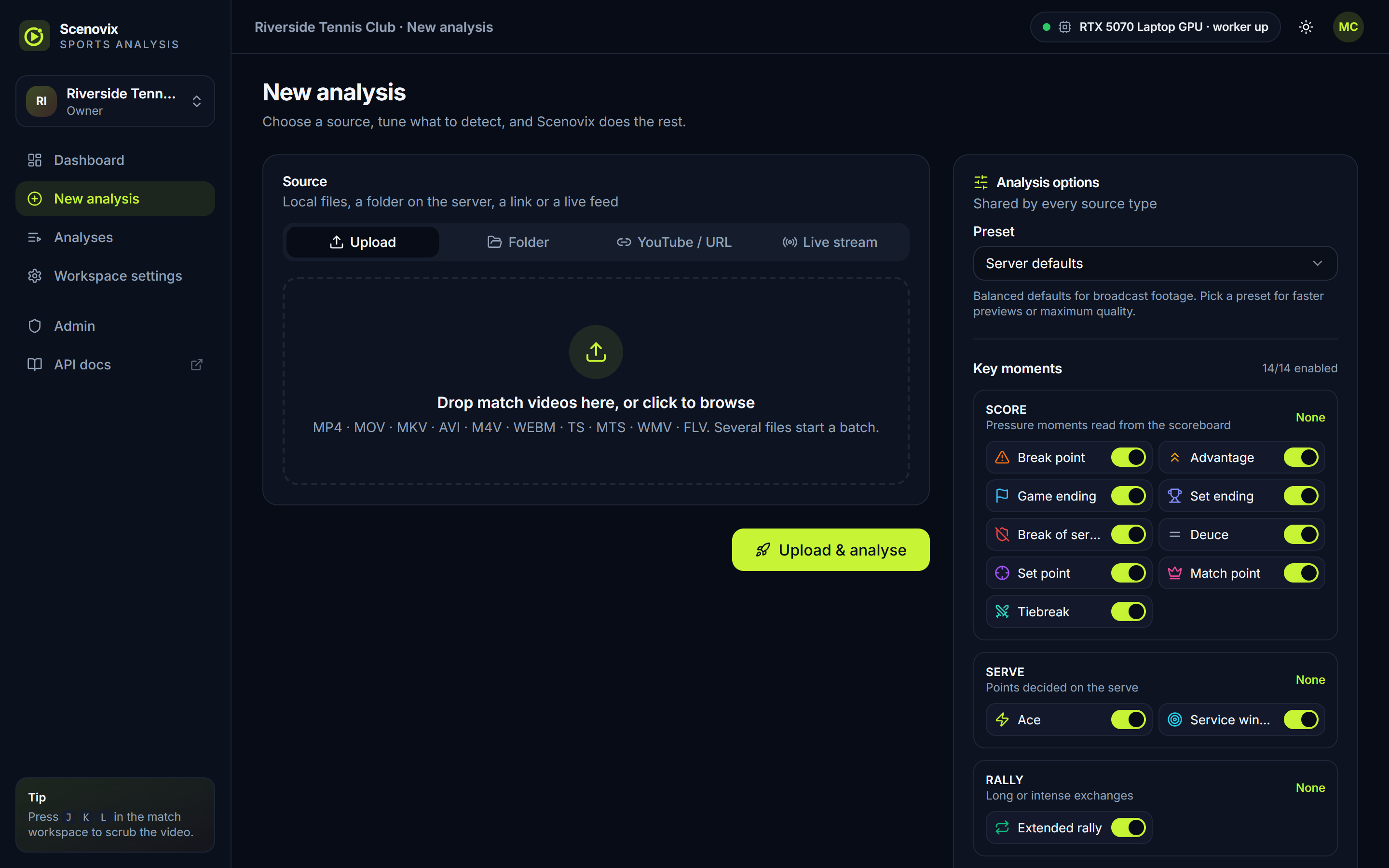 New analysis screen: source tabs for upload, folder, YouTube or URL and live stream, and analysis options with key moments grouped as score, serve, rally and emotion.